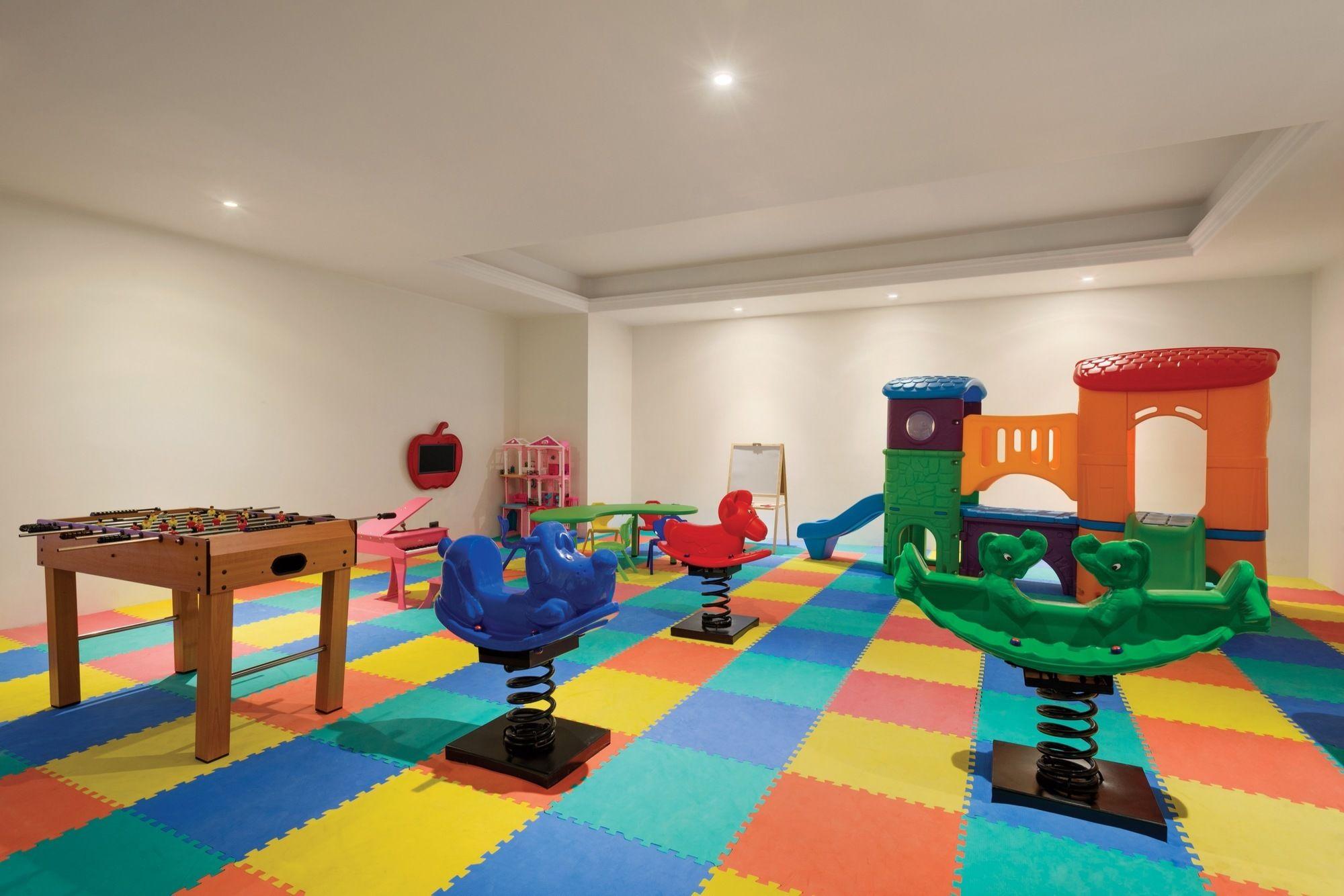 Hotel Saura Hotel, Agra - A Club Mahindra Associate