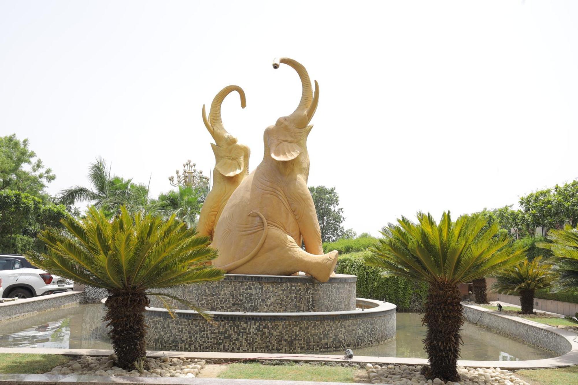 Saura Hotel, Agra - A Club Mahindra Associate 5*