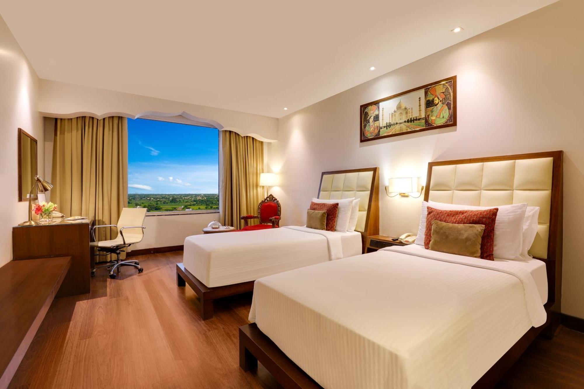 होटल Saura Hotel, Agra - A Club Mahindra Associate