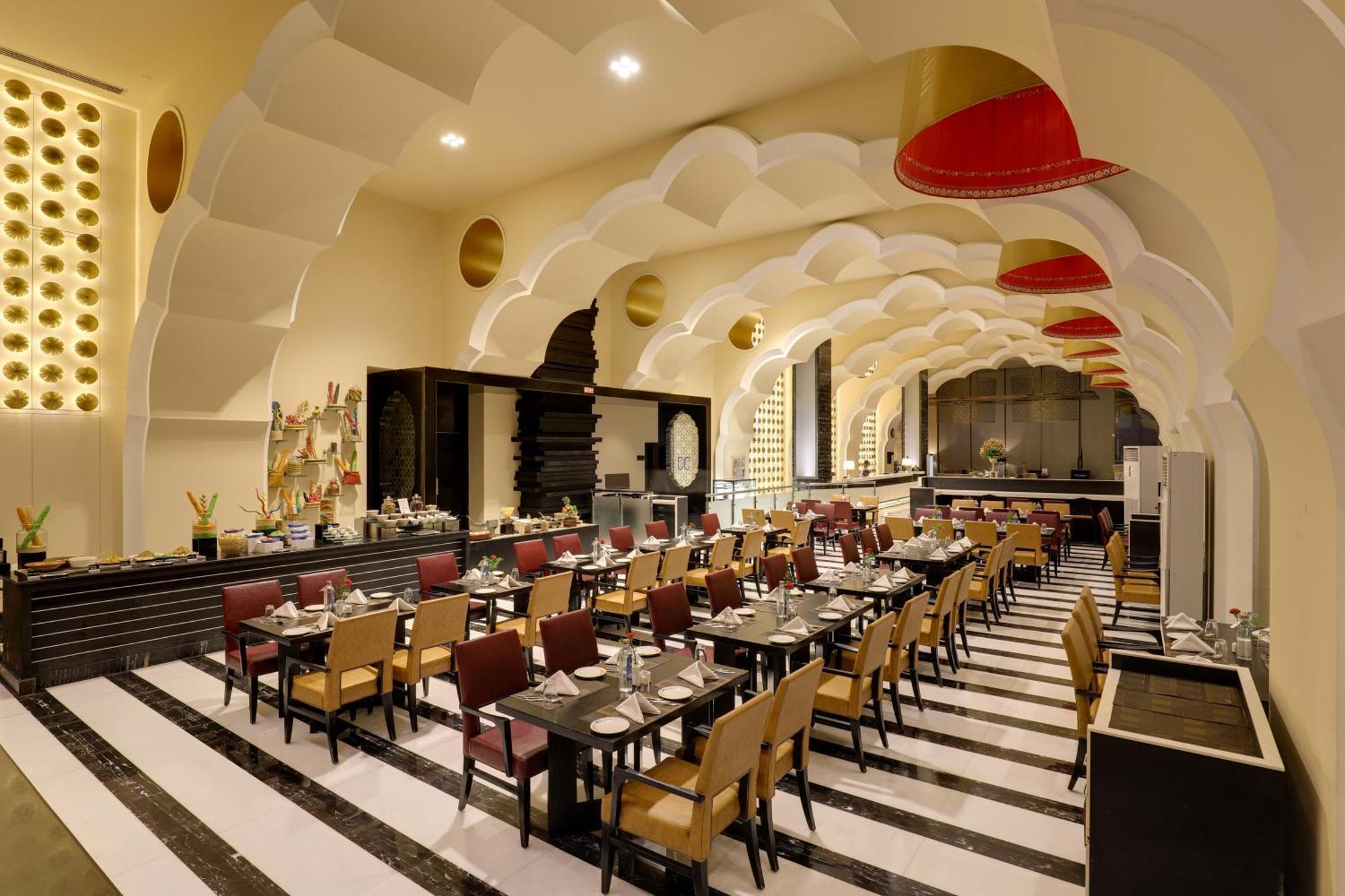 Saura Hotel, Agra - A Club Mahindra Associate 5*