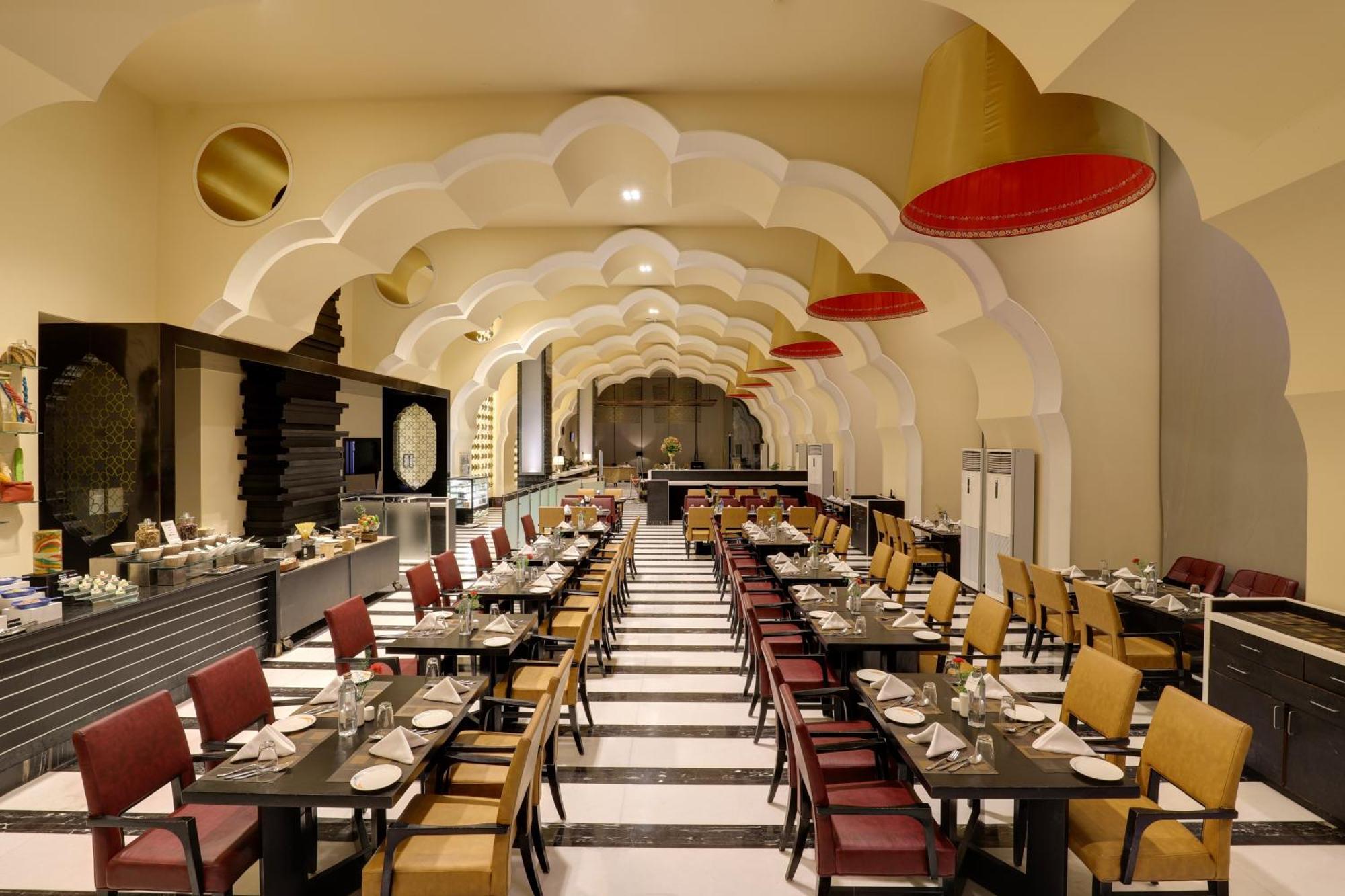 Saura Hotel, Agra - A Club Mahindra Associate 5* Agra (Uttar Pradesh)
