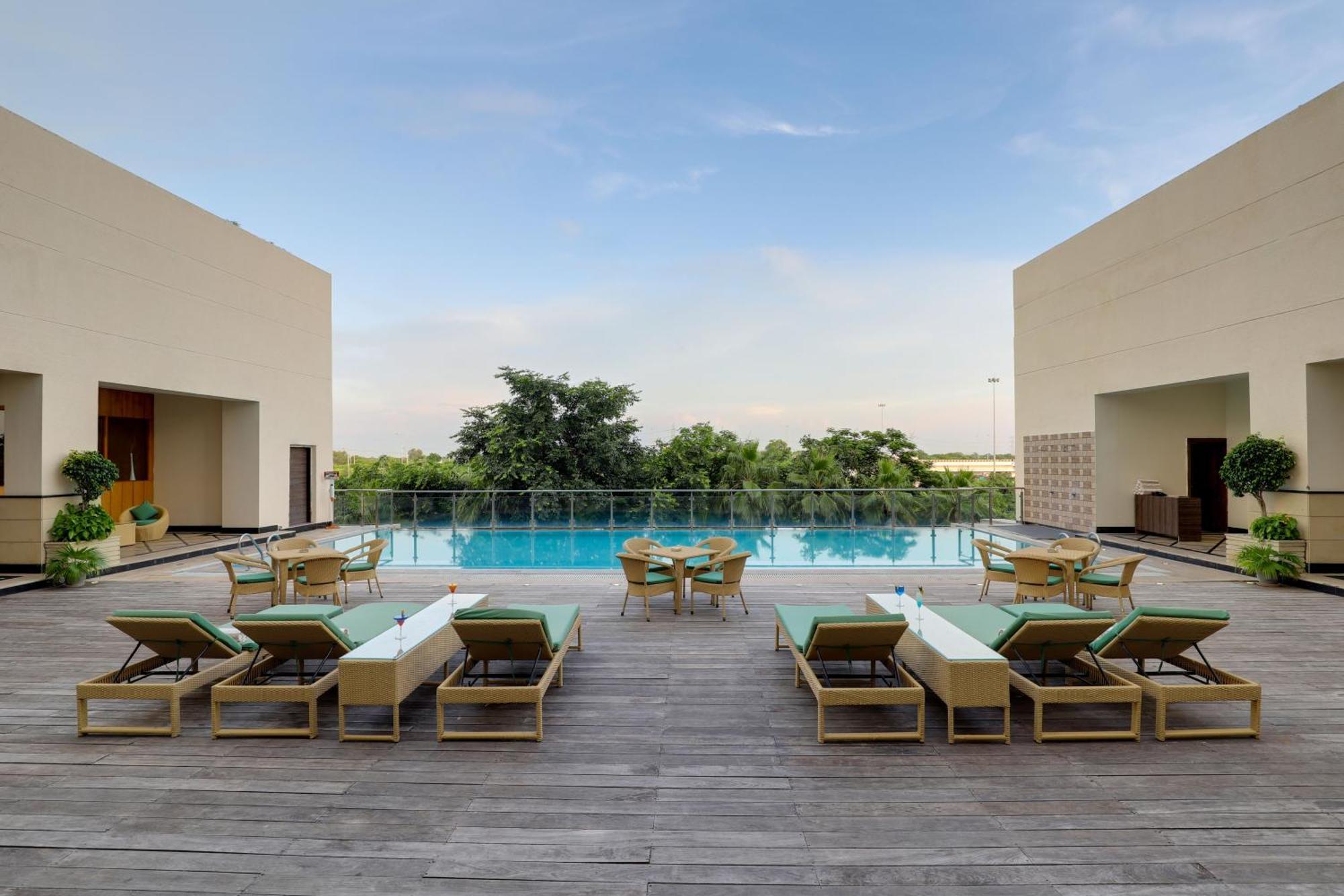 Saura Hotel, Agra - A Club Mahindra Associate होटल